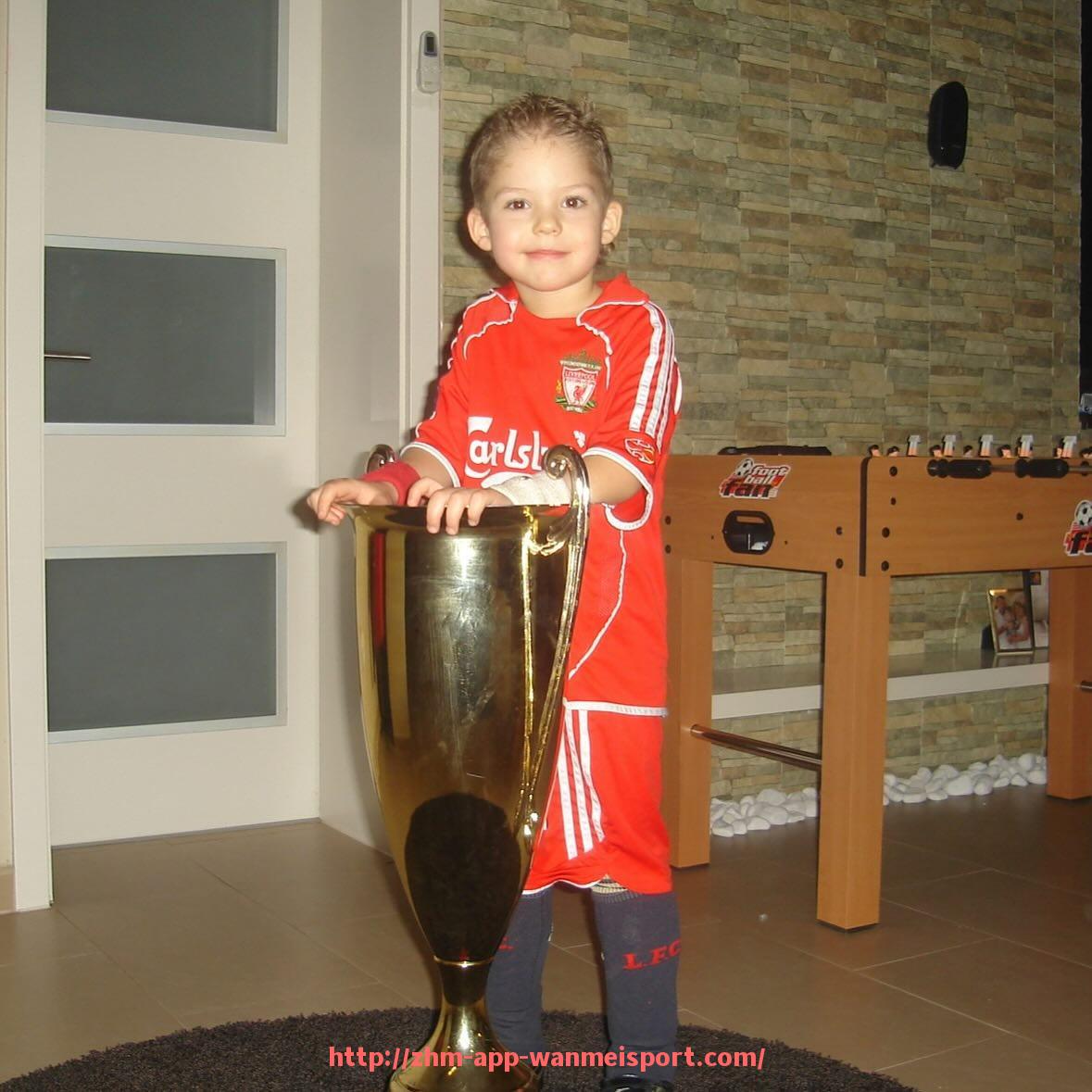 完美体育官方入口-世俱杯无人机拍摄全景图的使用频次与画面质量分析