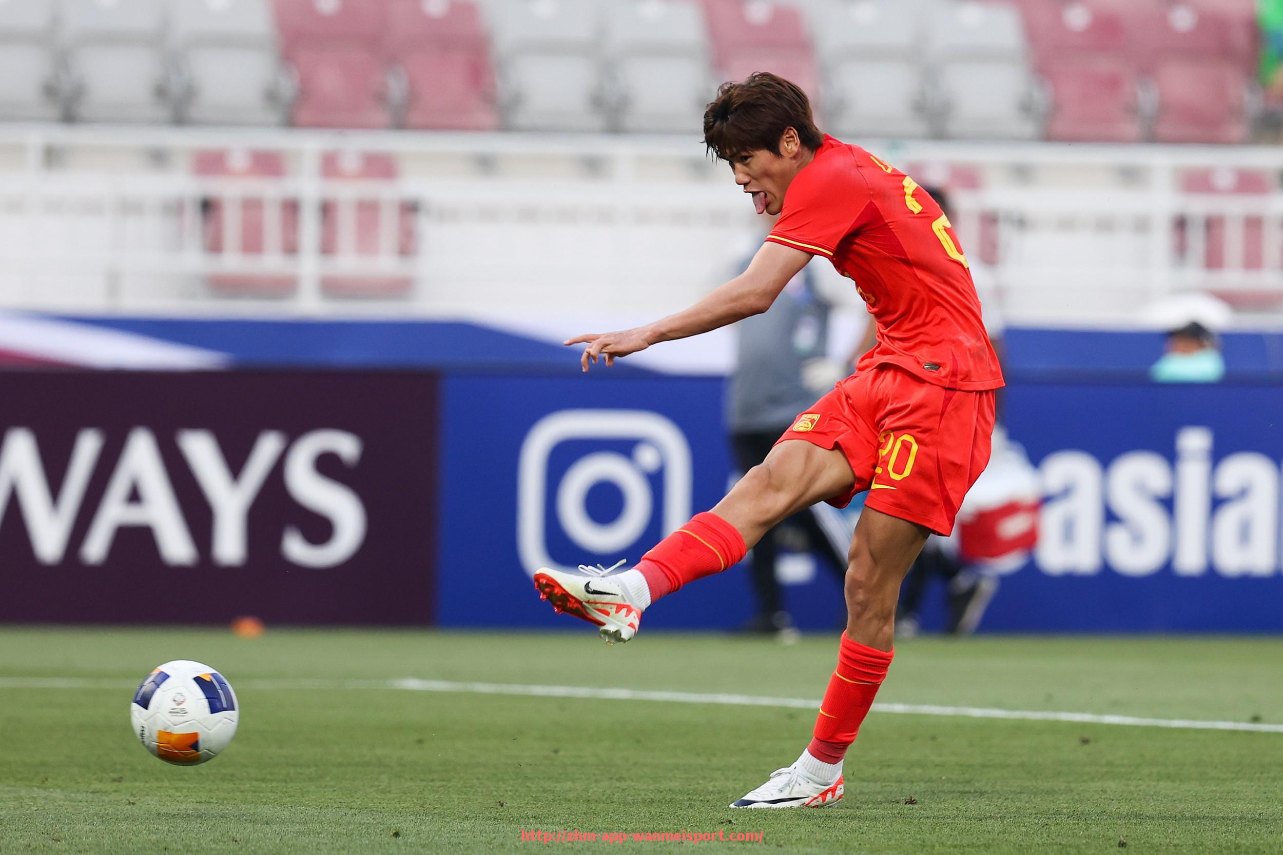 完美体育官方入口-世俱杯球员年度跑动位置热区变化及体能策略分析