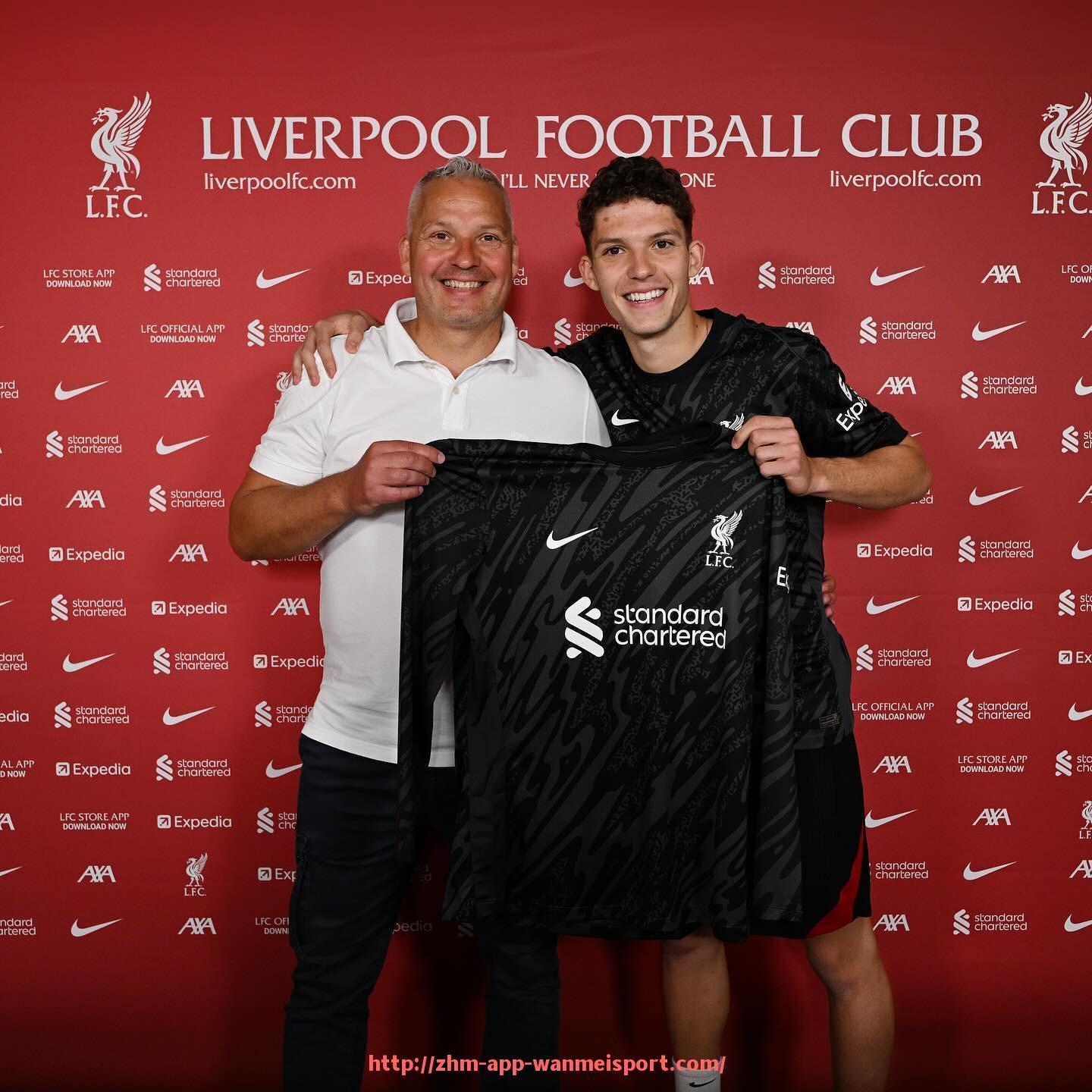 完美体育官方入口-世俱杯球员年度跑动位置热区变化及体能策略分析